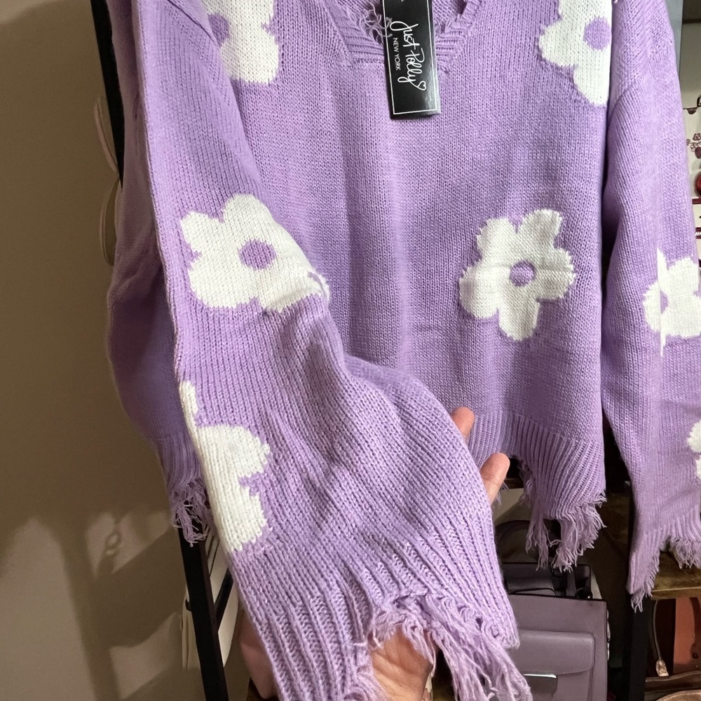 Distressed Cute Sweater NWT - Picture 2 of 4